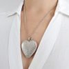 Collar Relicario corazón escamas acero