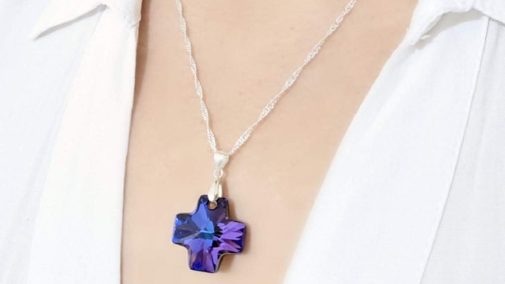 Collar Swarovski cruz del equilibrio heliotrope