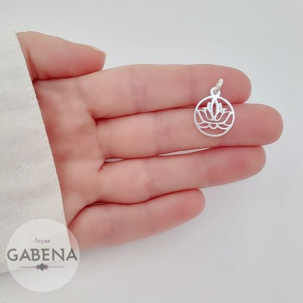 DI-242 dije flor de loto plata 14mm